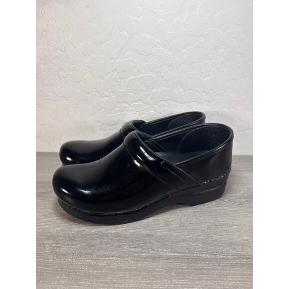 DANSKO Professional Black Patent Clogs Shoes Women’s Size 38 US 7.5-8 Work Wear - Picture 1 of 8